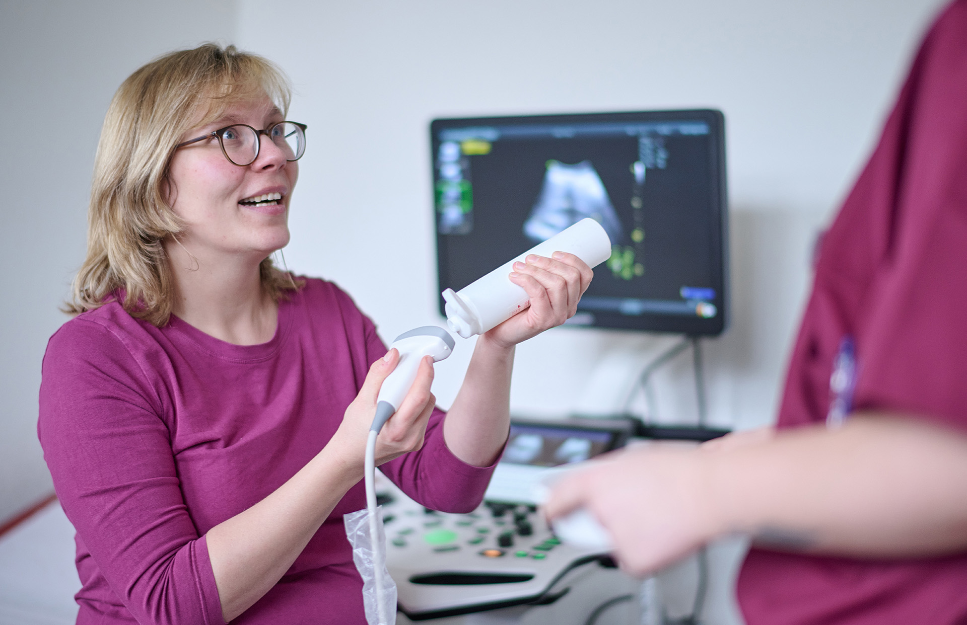 Astrid Menzer bei einer Untersuchung